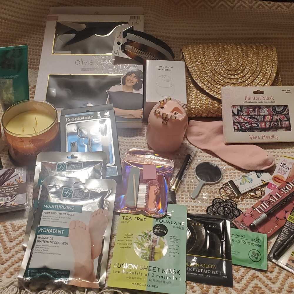 Clutch Bundle Spa Makeup Mask Candles Lume Bracelet Humidifier Satin Bed Mask +